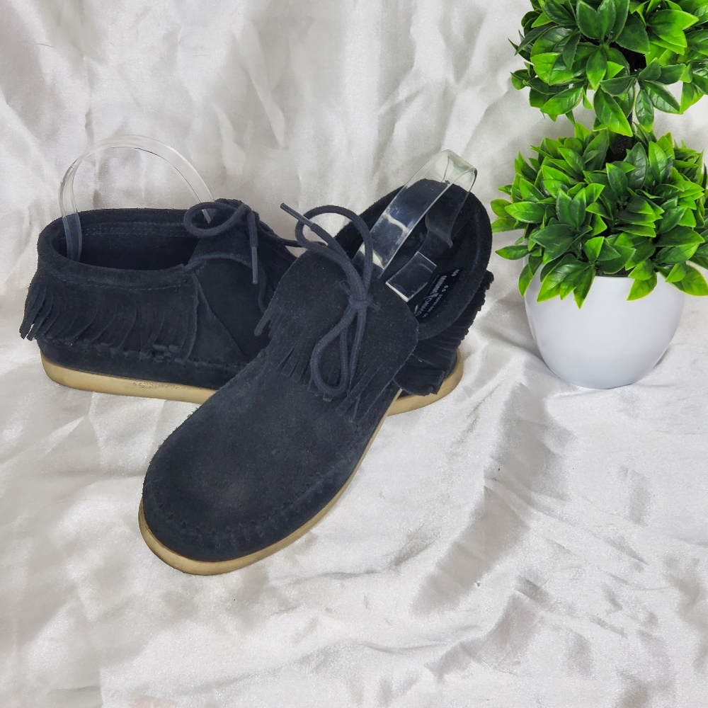 ◇ Minnetonka Black Suede Fringe Low Top Moccasins Size 6.5